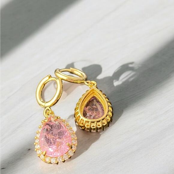 Pink Crackle Crystal Huggie Earrings NEW - Picture 5 of 8